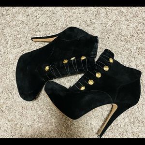 Vince camuto booties